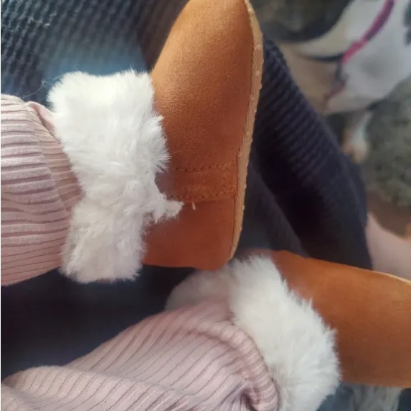 Baby booties - Picture 4 of 4